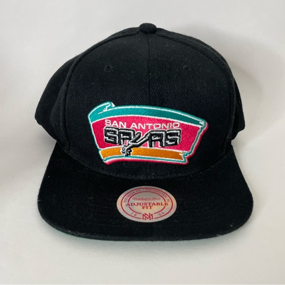 Mitchell & Ness NBA San Antonio Spurs HWC Core Basic Snapback Hat - Picture 10 of 11